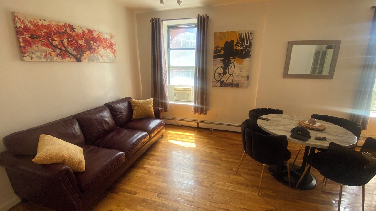 Photo of Livingroom in Central Park North