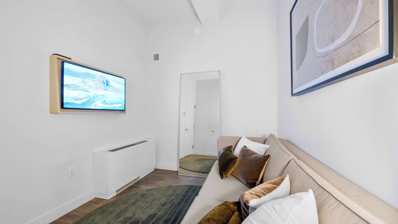 Photo of Livingroom in Financial District