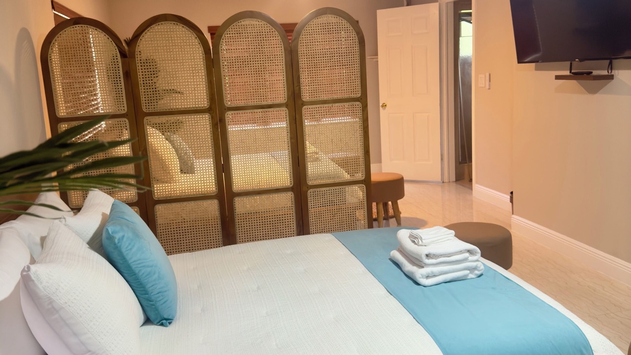 Photo of Bedroom in Bahamia West