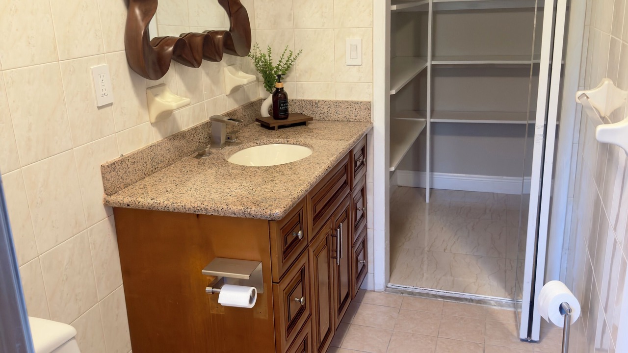 Photo of Bathroom in Bahamia West