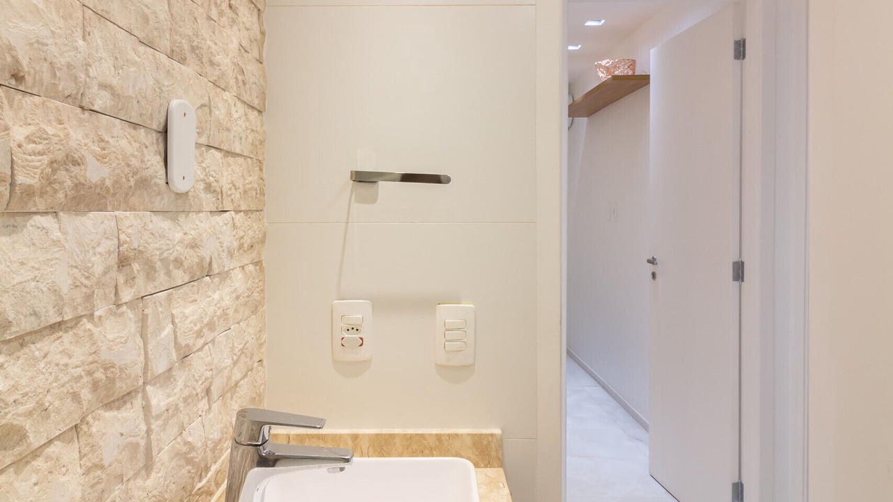 Photo of Bathroom in Leblon