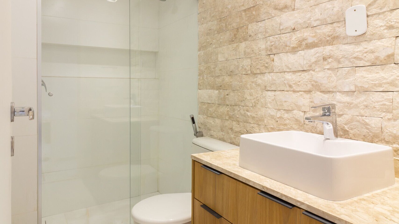 Photo of Bathroom in Leblon