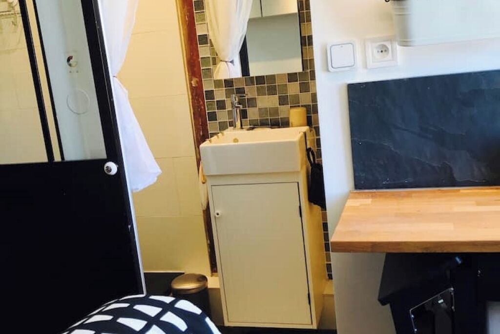 Photo of Bathroom in Quartier de la Goutte-d'Or