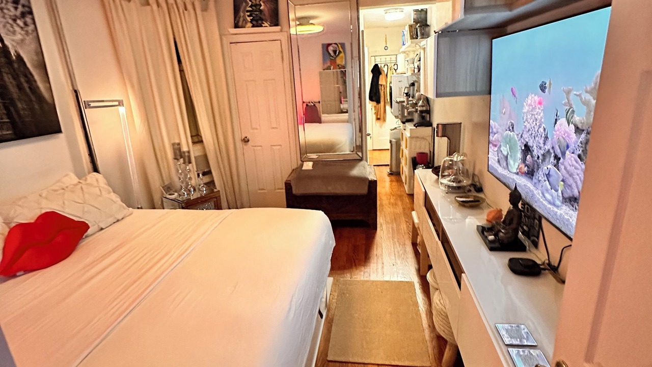 Photo of Bedroom in Tudor City