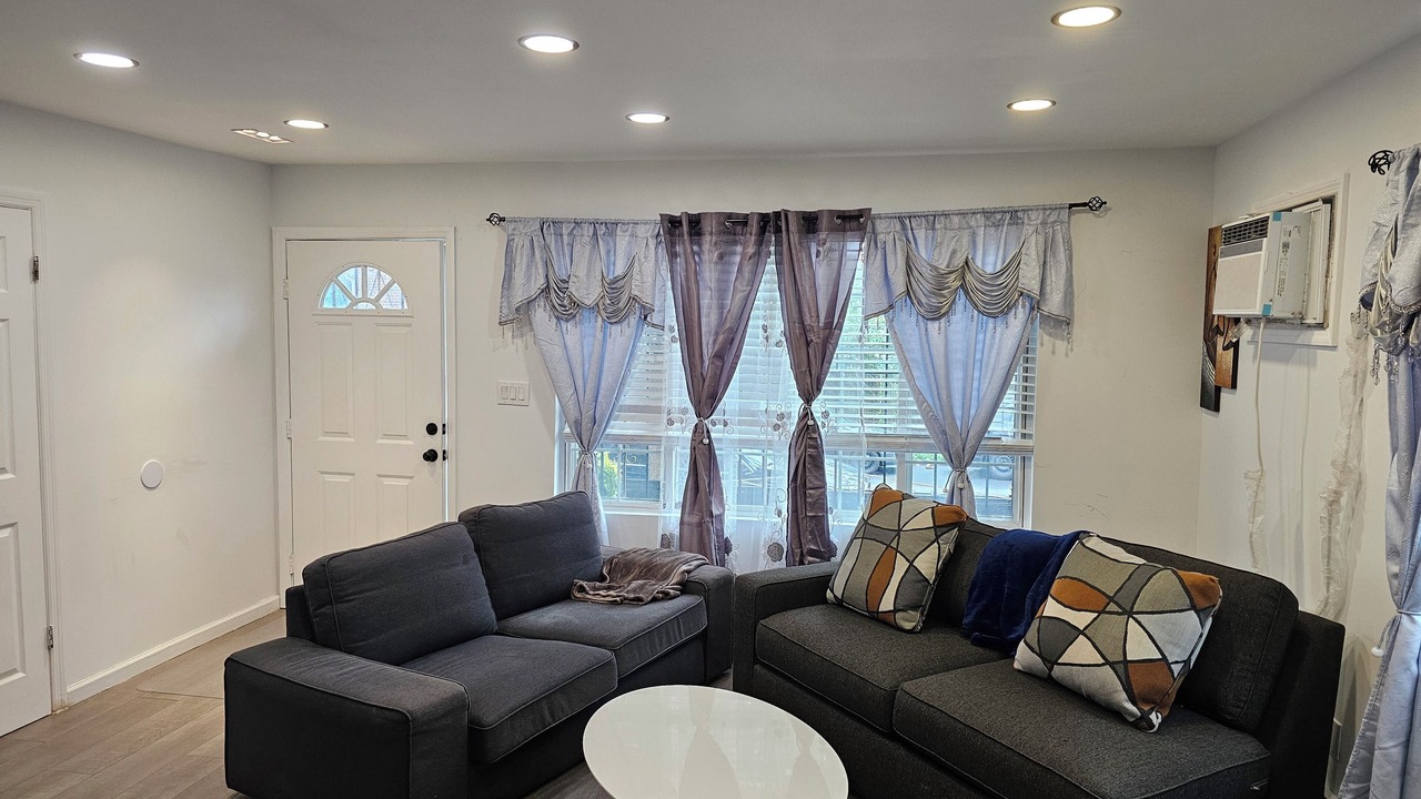 Photo of Livingroom in East New York