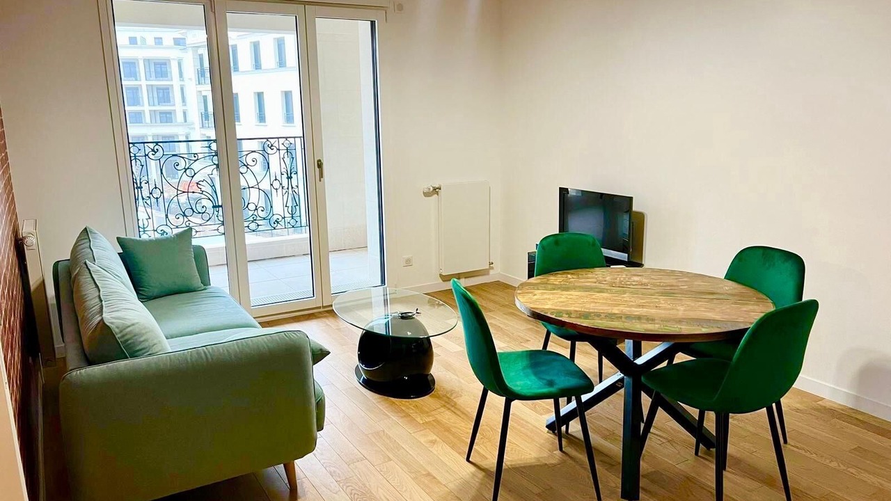 Photo of Livingroom in Le Plessis-Robinson