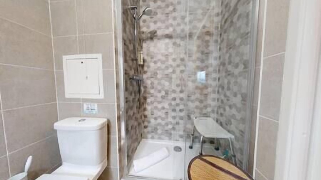 Photo of Bathroom in Le Plessis-Robinson