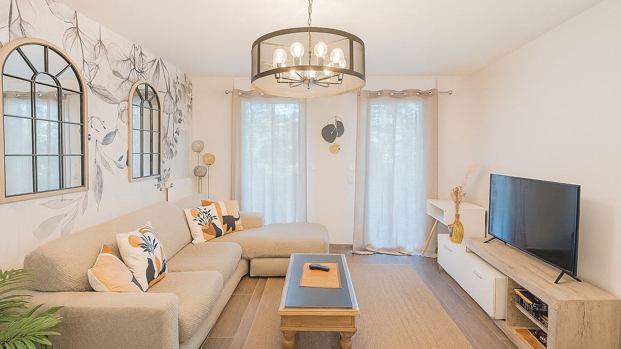 Photo of Livingroom in Le Plessis-Robinson