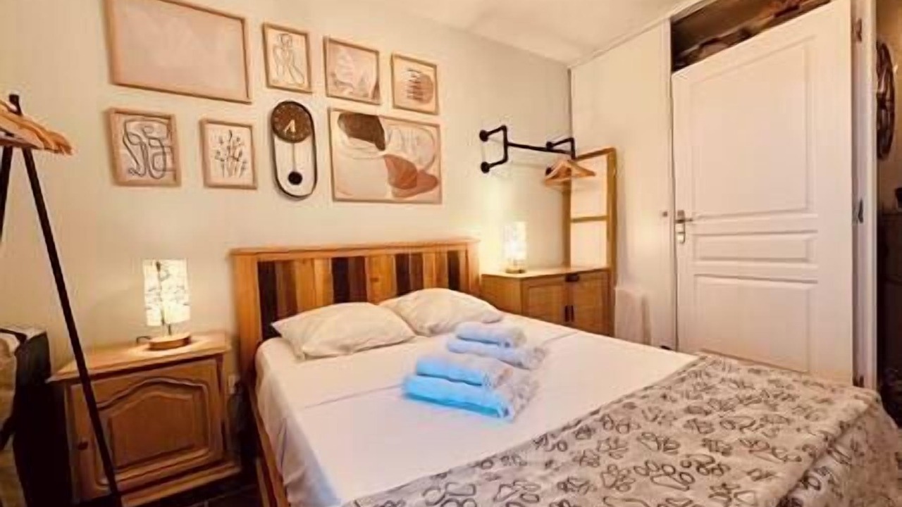 Photo of Bedroom in Le Plessis-Robinson