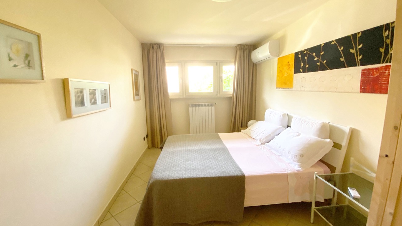 Photo of Bedroom in Toscolano Maderno