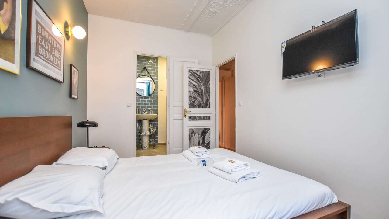 Photo of Bedroom in 10th Arrondissement