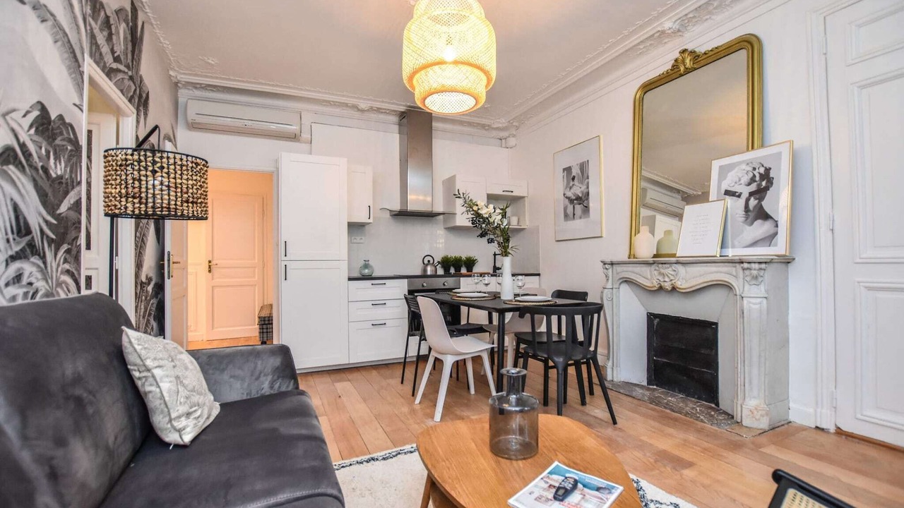 Photo of Livingroom in 10th Arrondissement