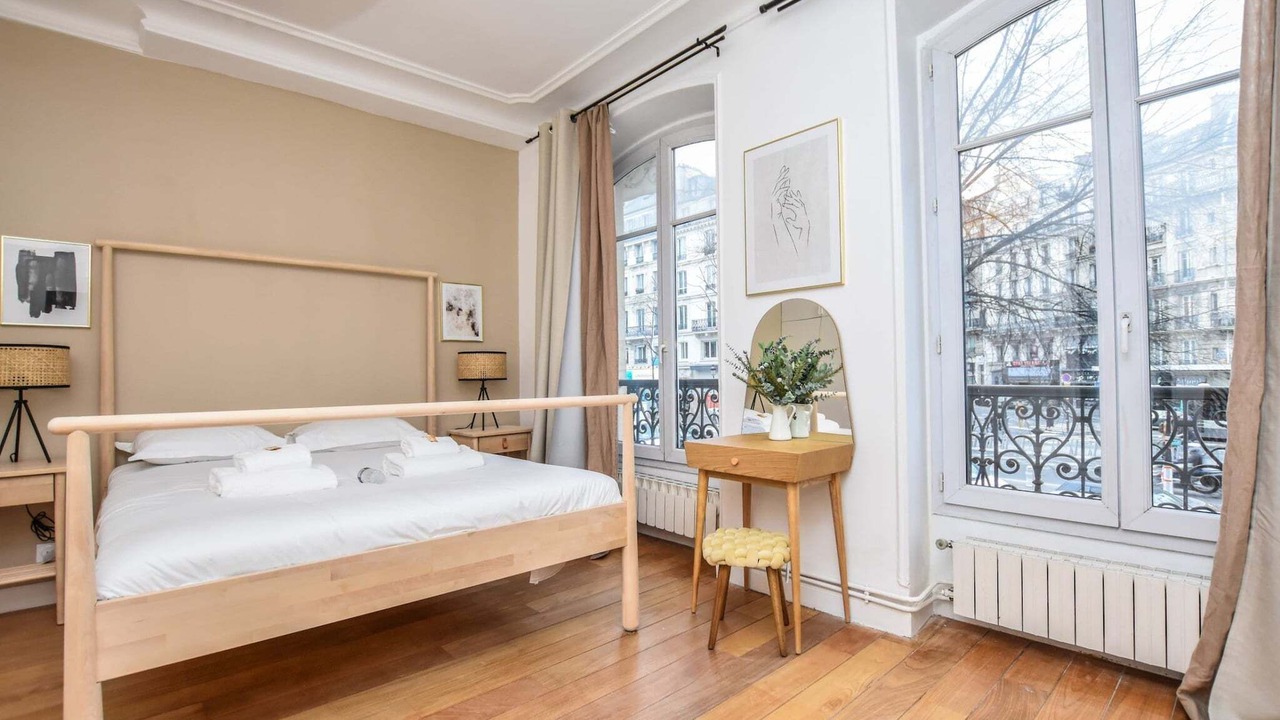 Photo of Bedroom in 10th Arrondissement