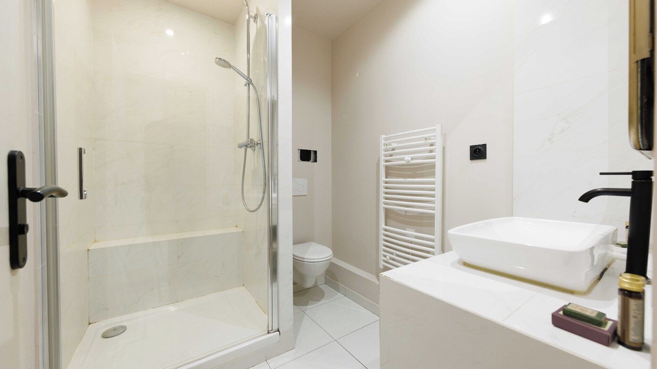 Photo of Bathroom in Porte-Saint-Martin