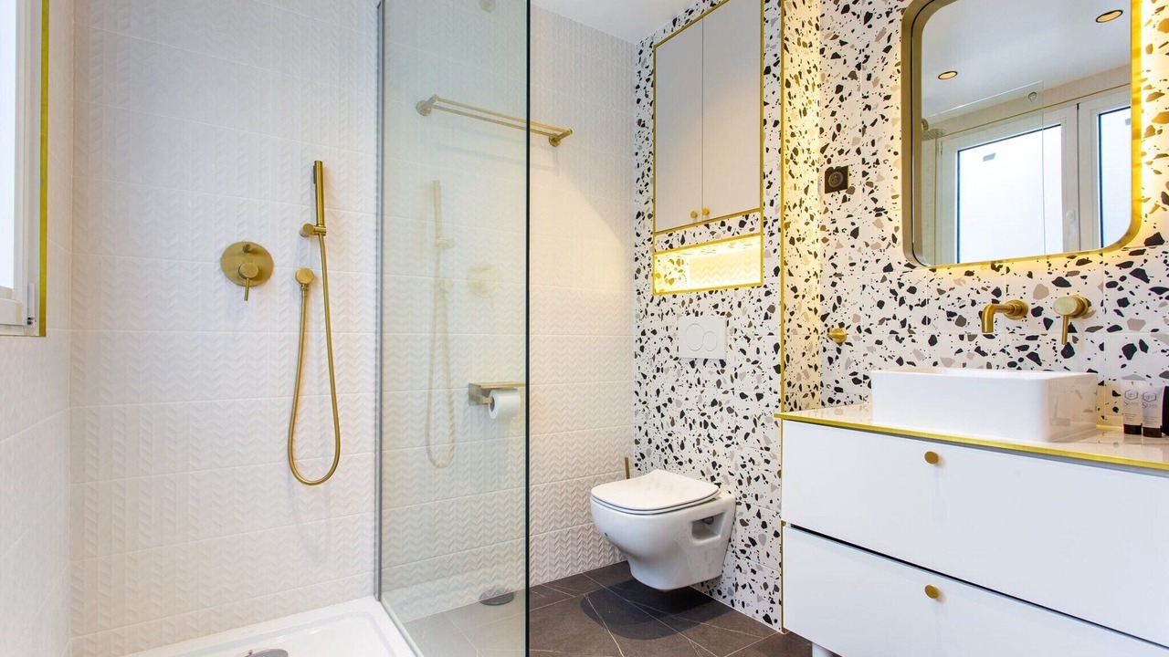 Photo of Bathroom in Hopital Saint-Louis