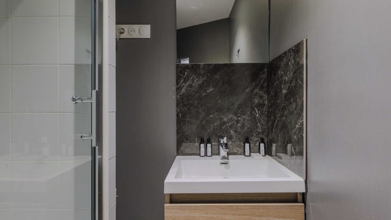 Photo of Bathroom in Porte-Saint-Martin