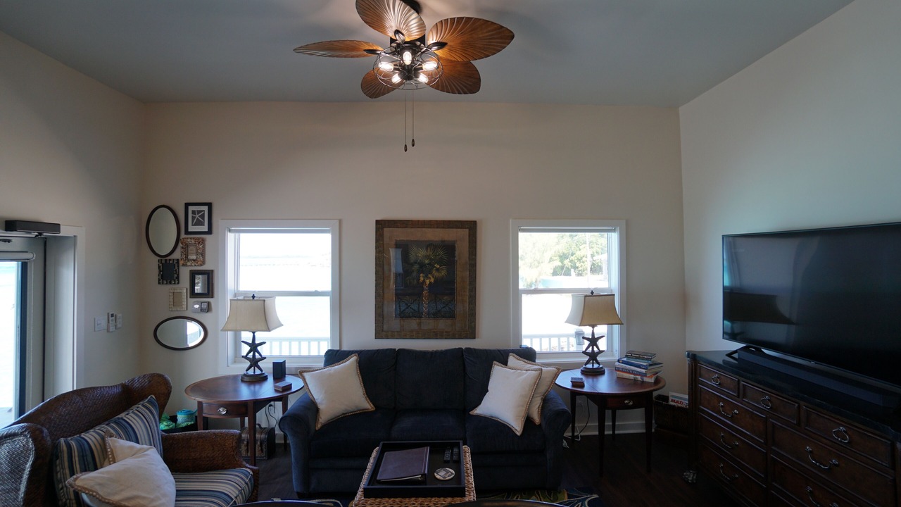 Photo of Livingroom in Staniel Cay