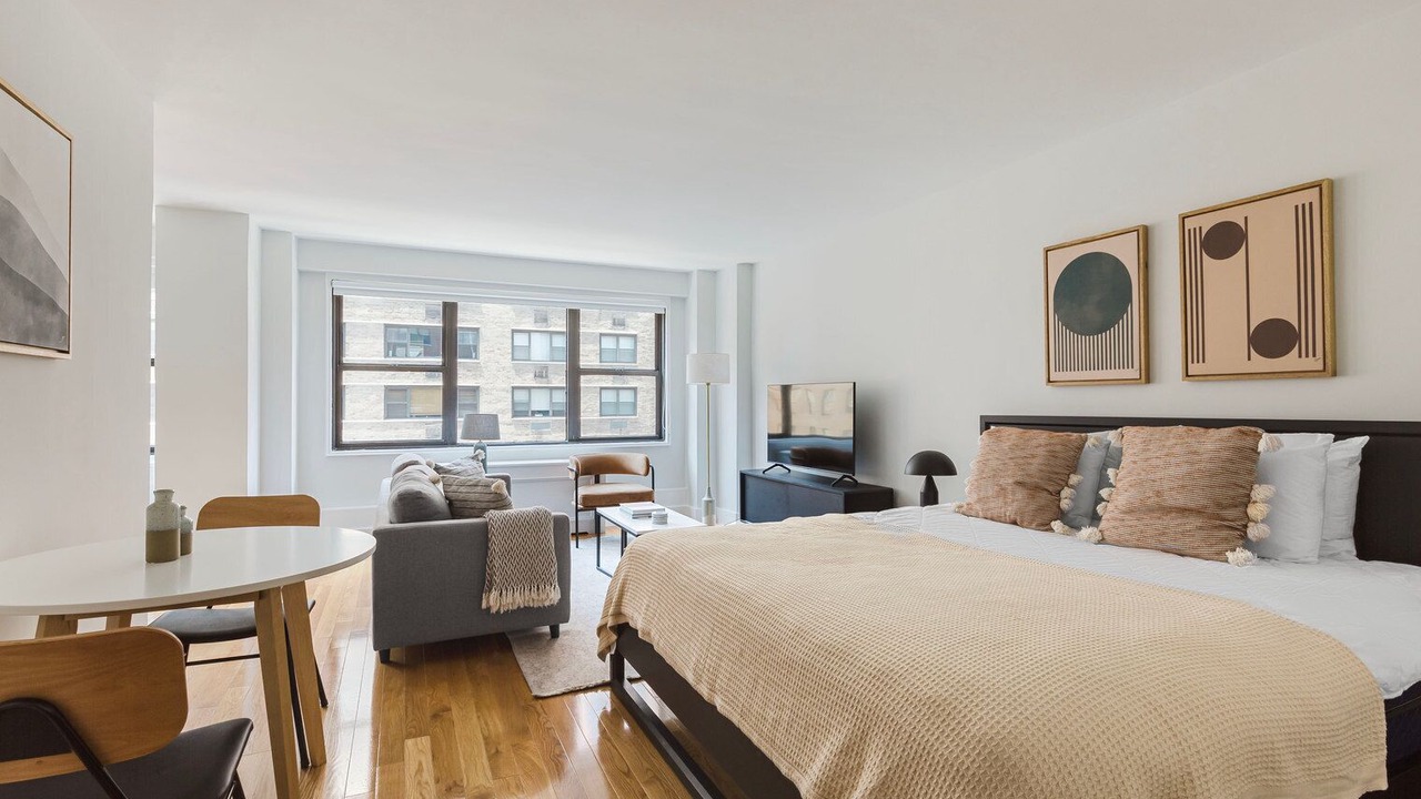 Photo of Bedroom in Midtown South