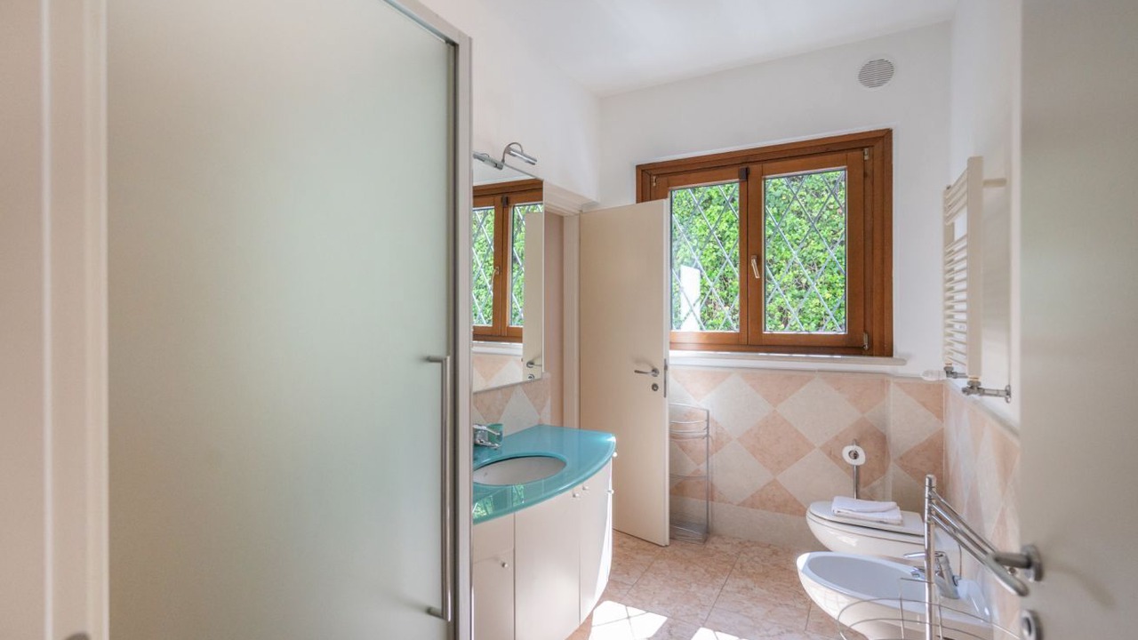 Photo of Bathroom in Frader