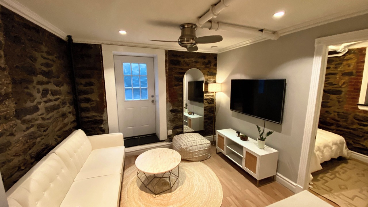 Photo of Livingroom in Tudor City