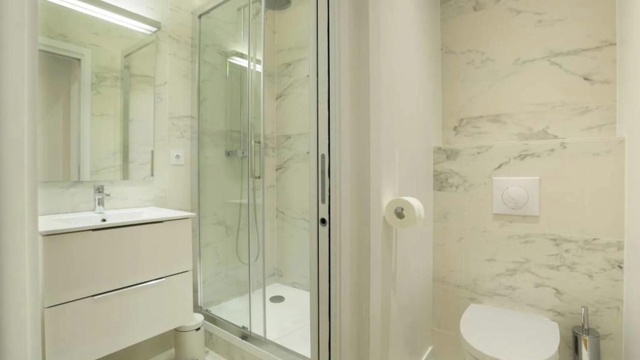 Photo of Bathroom in Odeon