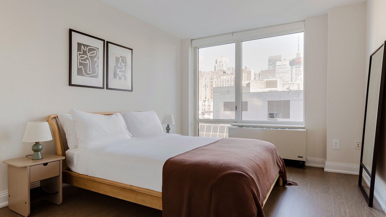 Photo of Bedroom in Midtown