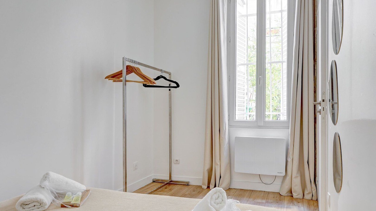 Photo of Bedroom in 10th Arrondissement