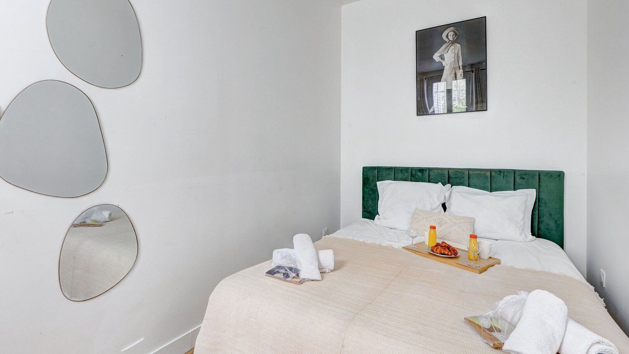 Photo of Bedroom in 10th Arrondissement