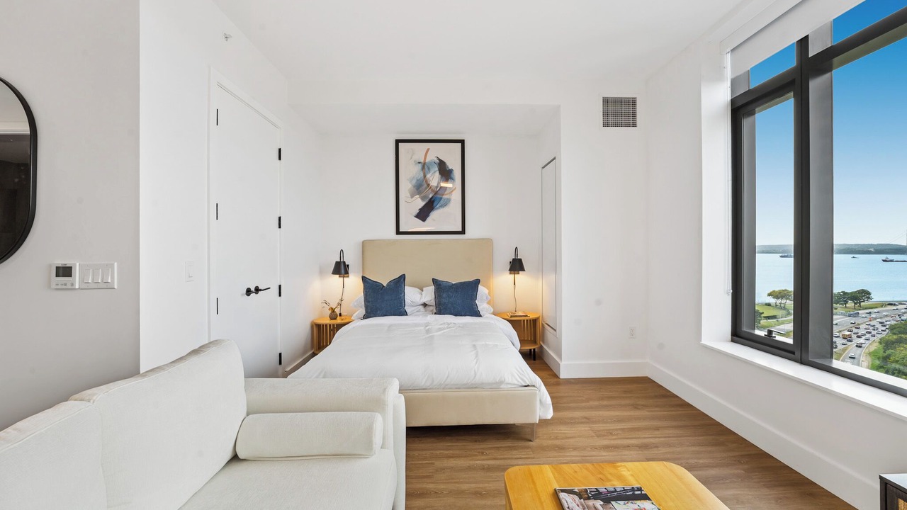 Photo of Bedroom in Bath Beach