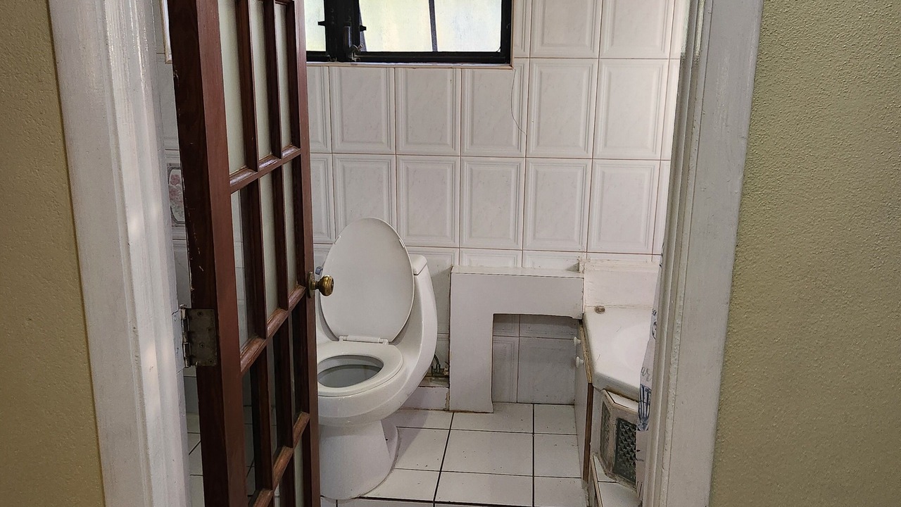 Photo of Bathroom in Downtown Nassau