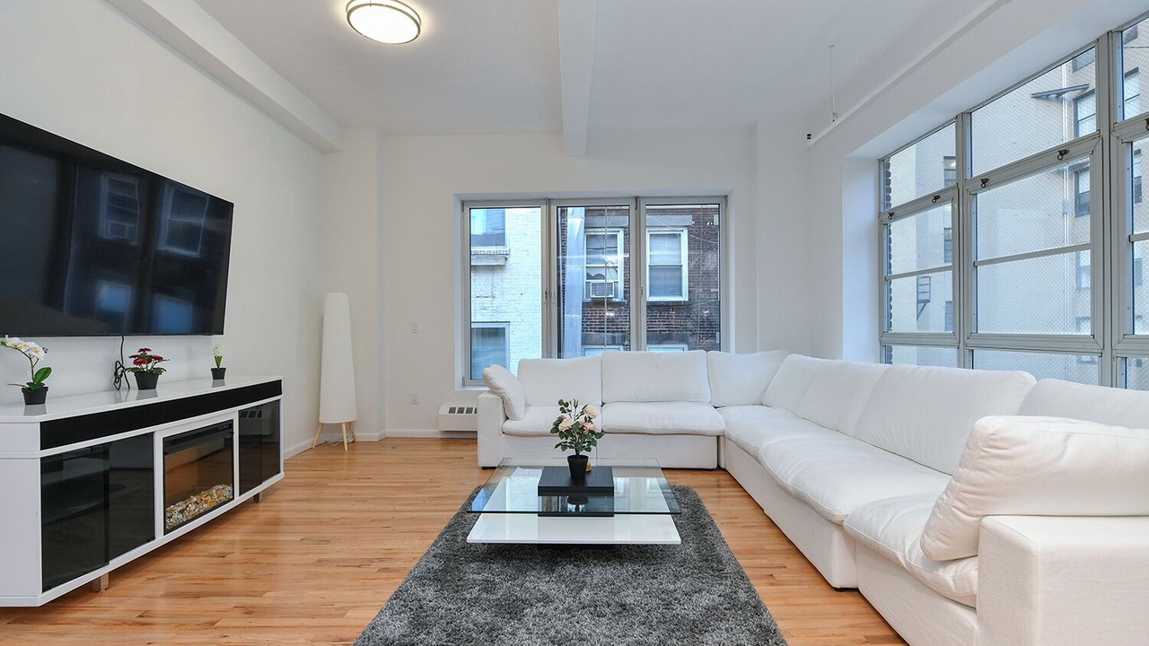 Photo of Livingroom in Civic Center
