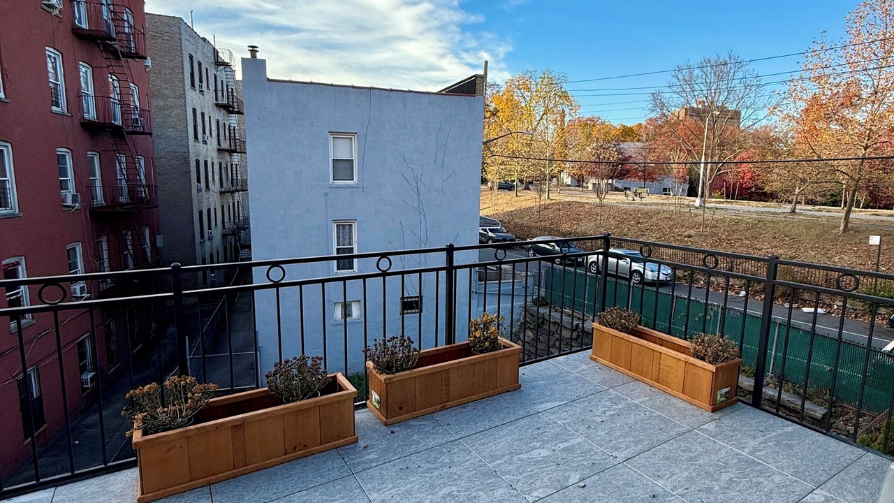 Photo of Patio Balcony in Bedford Park