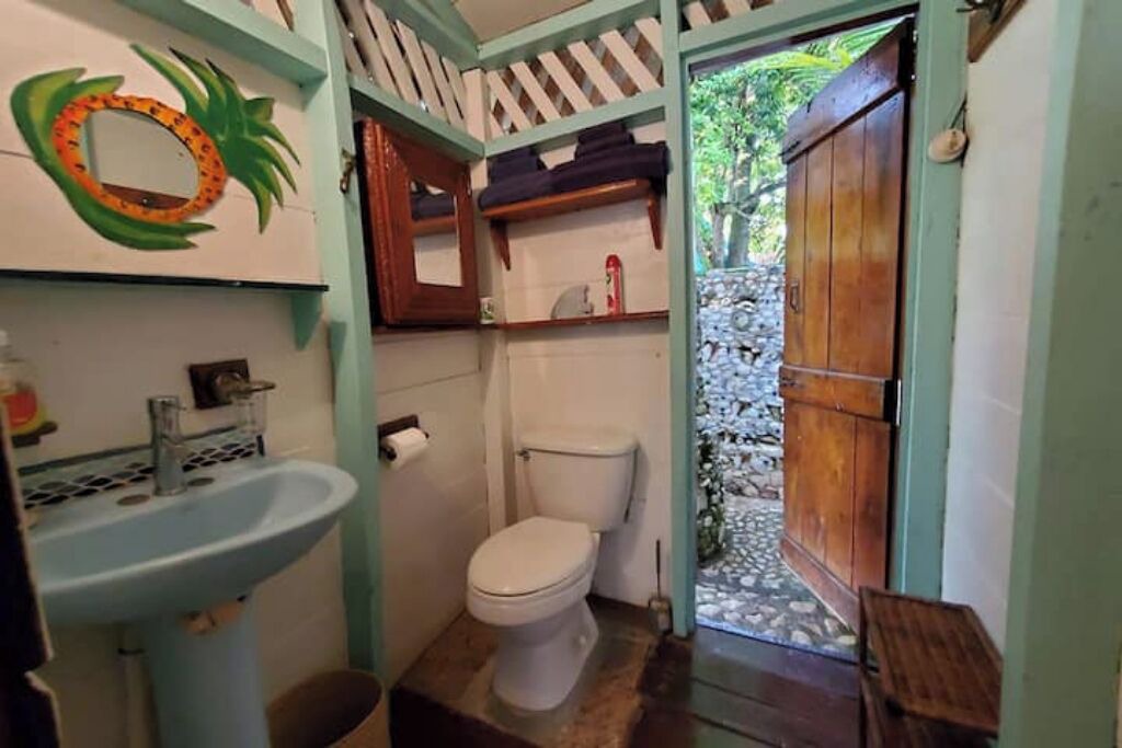 Photo of Bathroom in Savanna la Mar