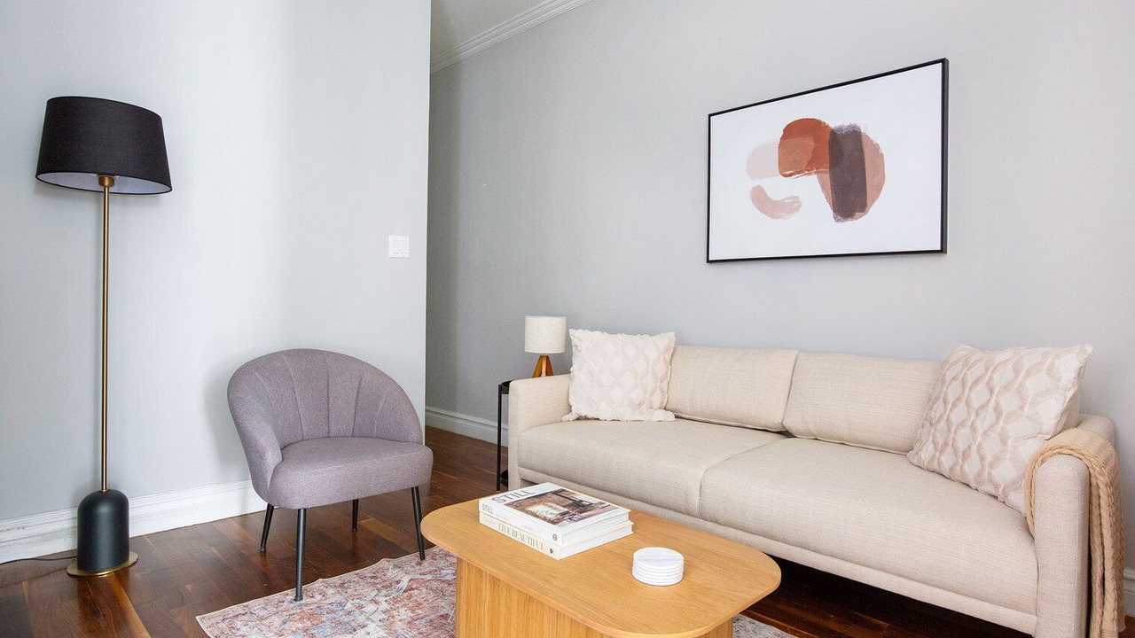 Photo of Livingroom in Peter Cooper Village