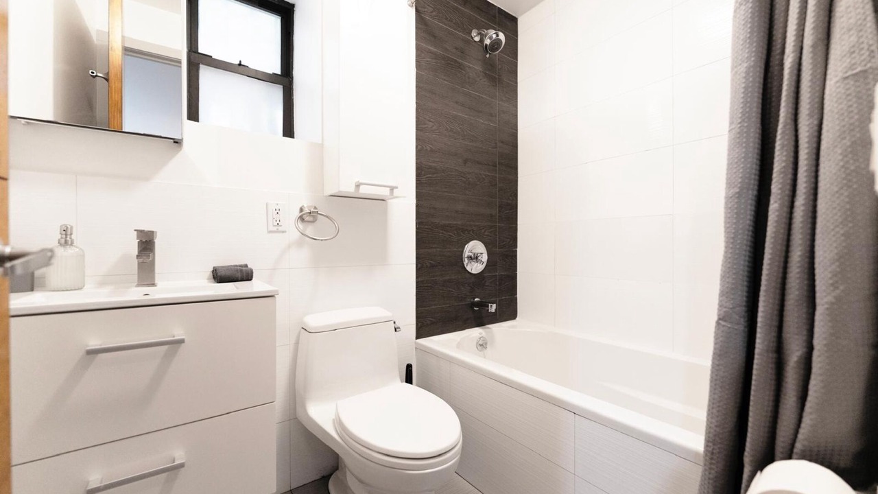 Photo of Bathroom in Upper Manhattan