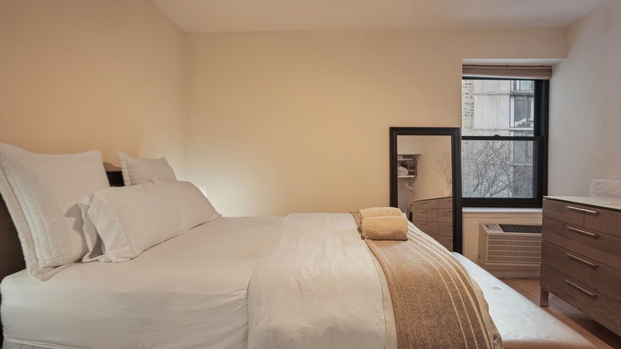 Photo of Bedroom in Midtown West