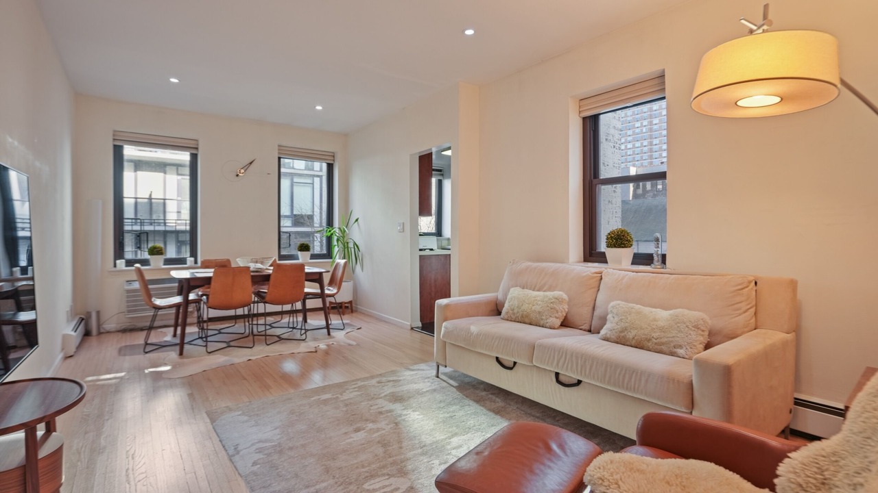 Photo of Livingroom in Midtown West
