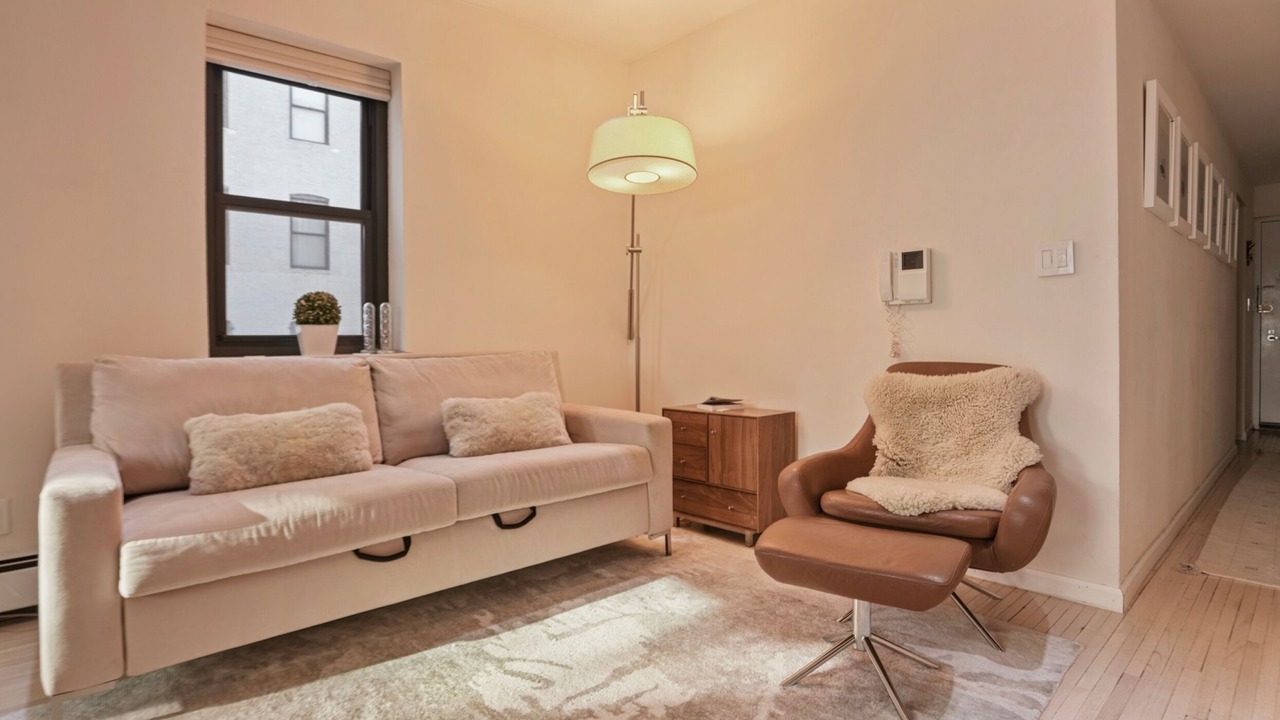 Photo of Livingroom in Midtown West