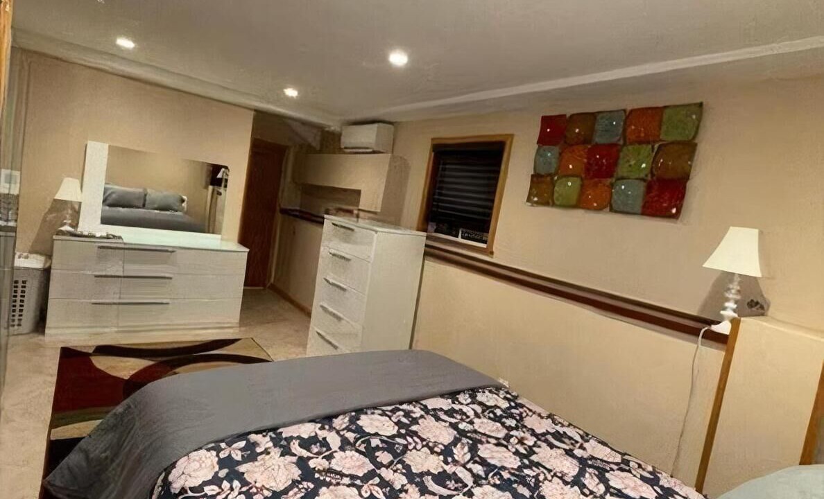 Photo of Bedroom in Midland Beach