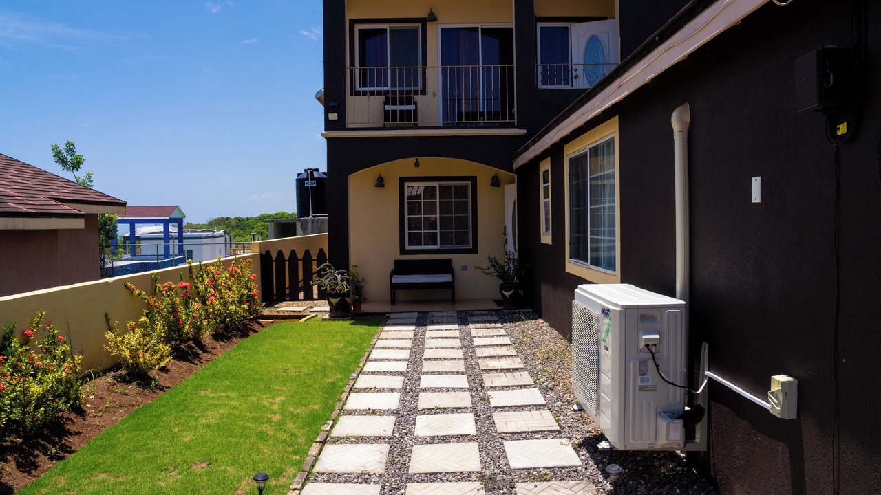 Photo of Outdoor in Rhyne Park Village