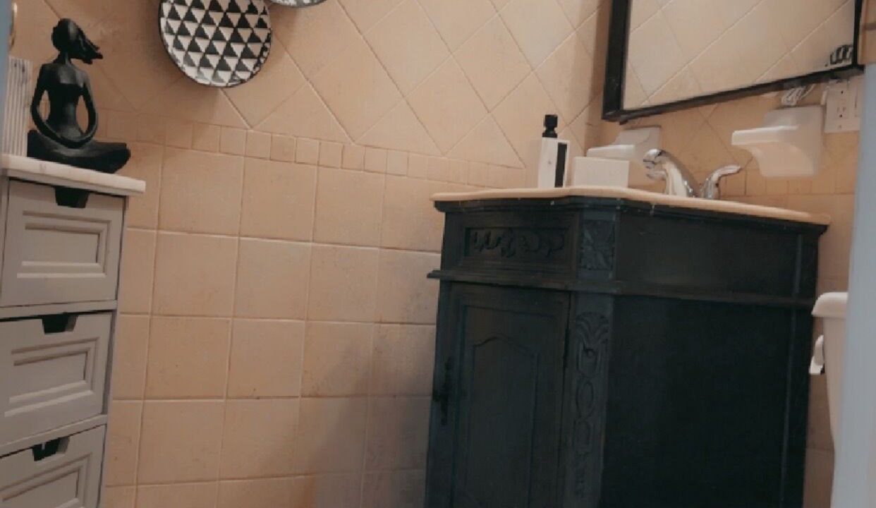 Photo of Bathroom in Bath Beach