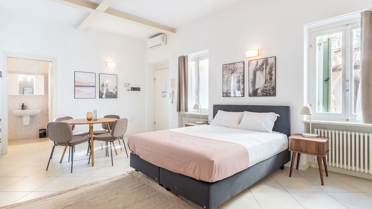 Photo of Bedroom in Verona City Centre