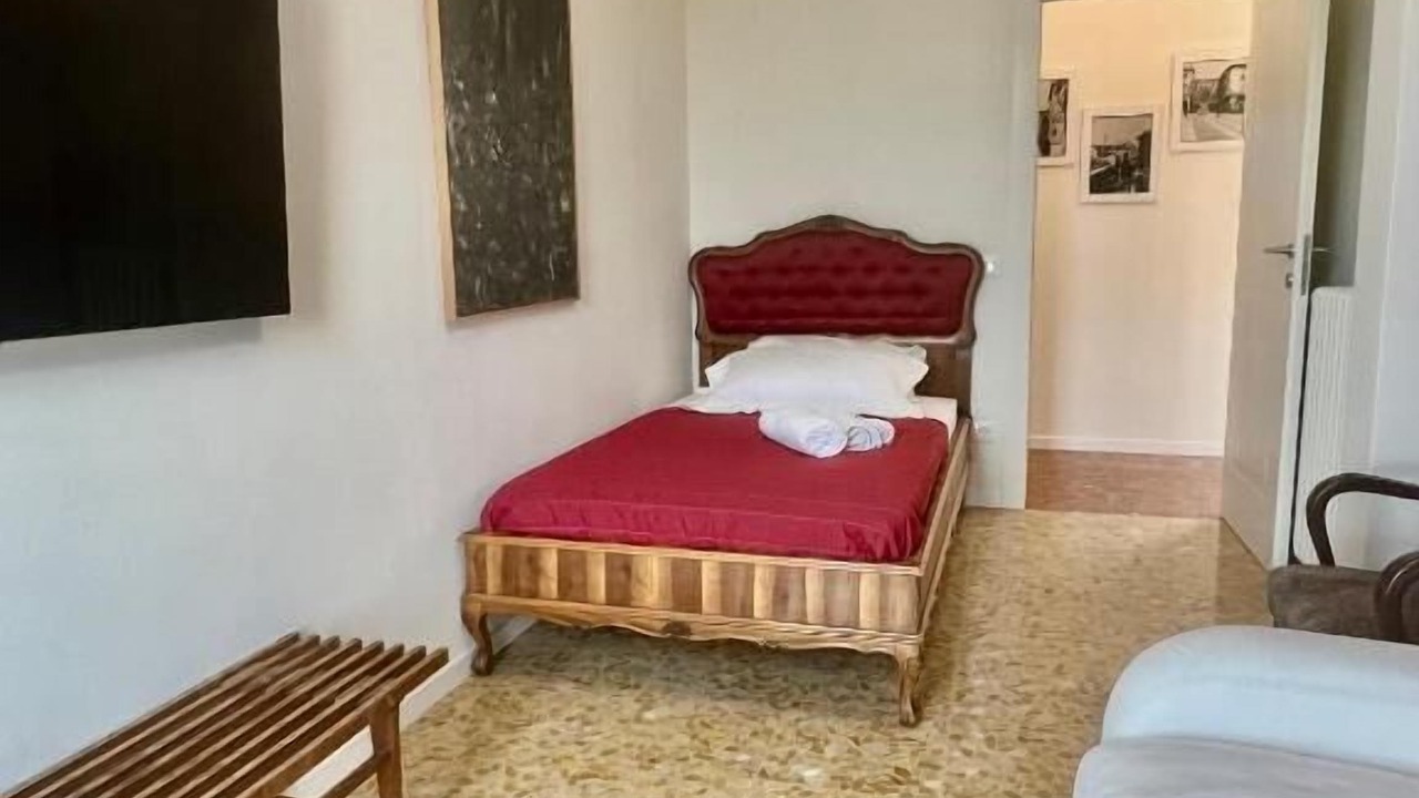 Photo of Bedroom in Verona City Centre