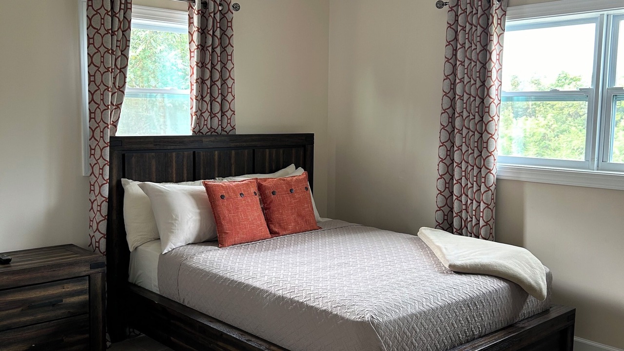 Photo of Bedroom in Farmer's Hill