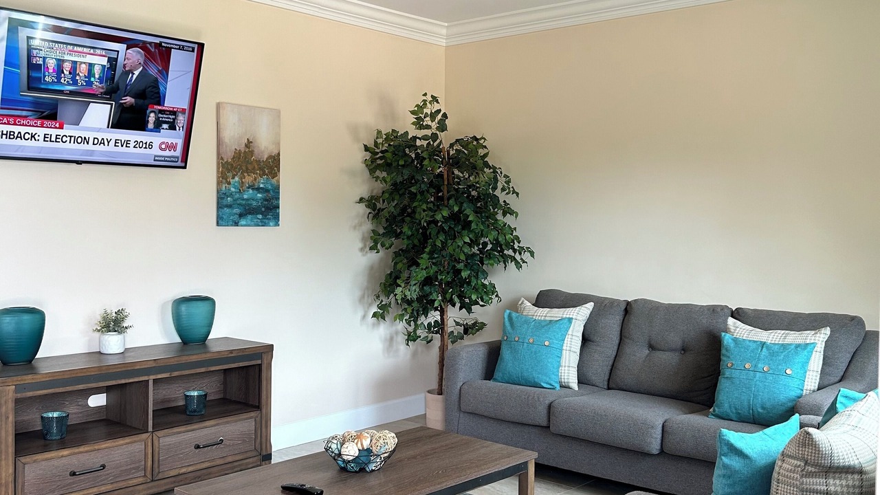 Photo of Livingroom in Farmer's Hill
