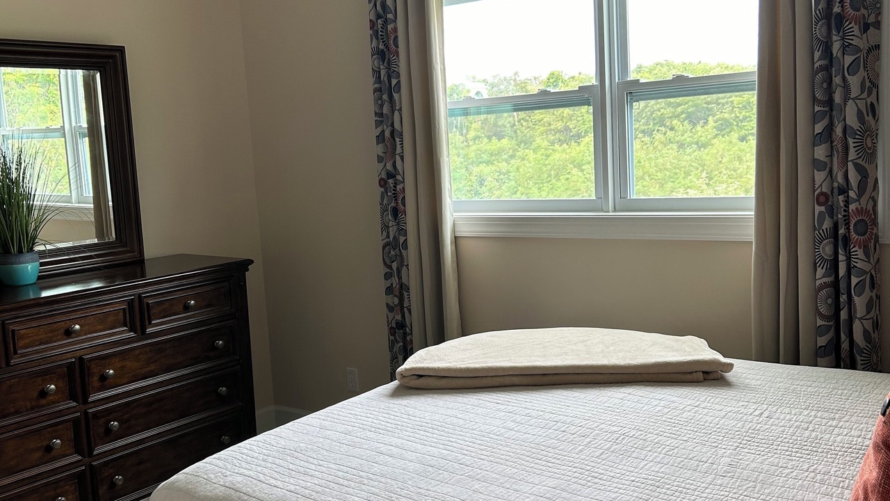 Photo of Bedroom in Farmer's Hill