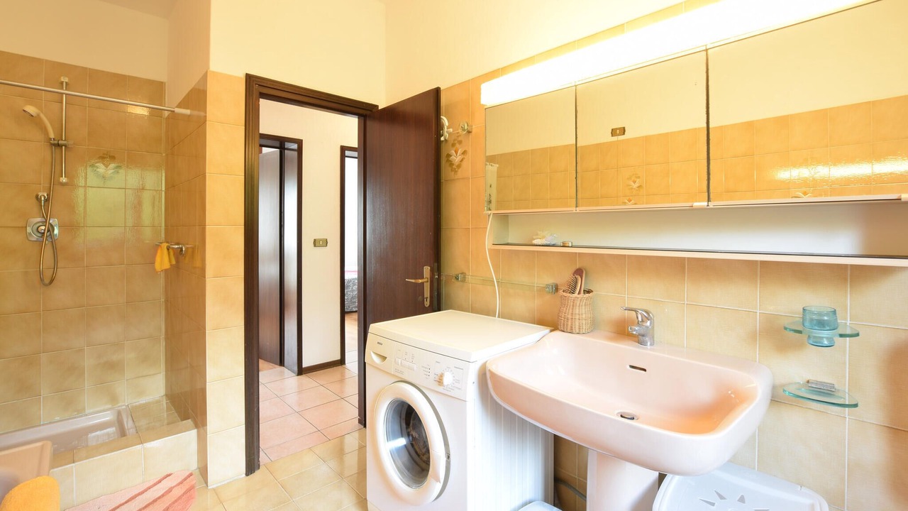 Photo of Bathroom in Lamon