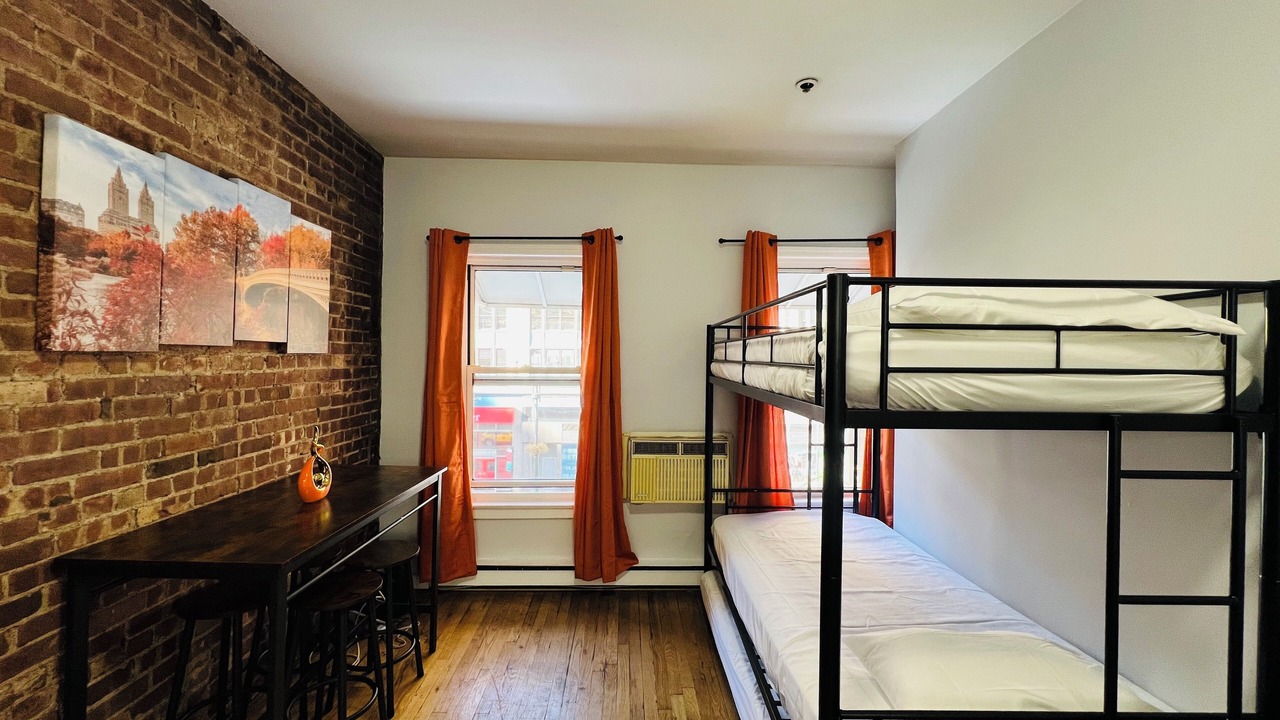 Photo of Bedroom in Koreatown