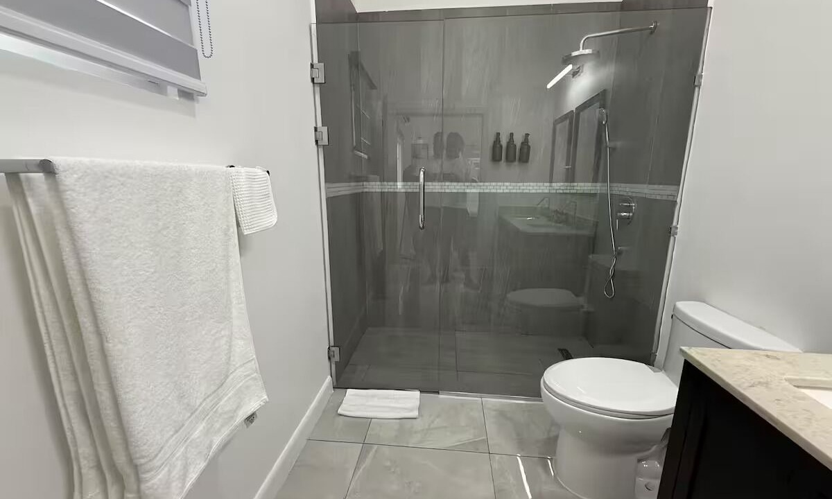 Photo of Bathroom in Caribbean Estates