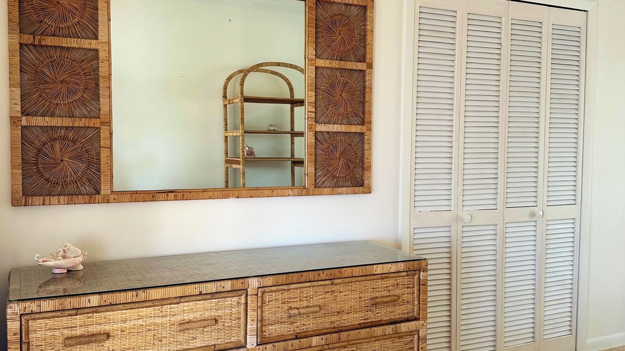 Photo of Bedroom in Tar Bay